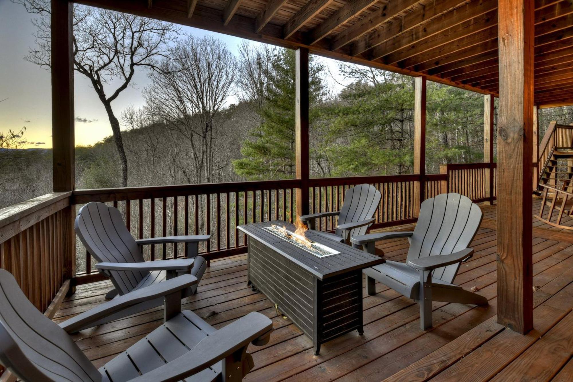 Villa Talking Leaves Hot Tub Firepit And Comfy King Beds à Ellijay Extérieur photo